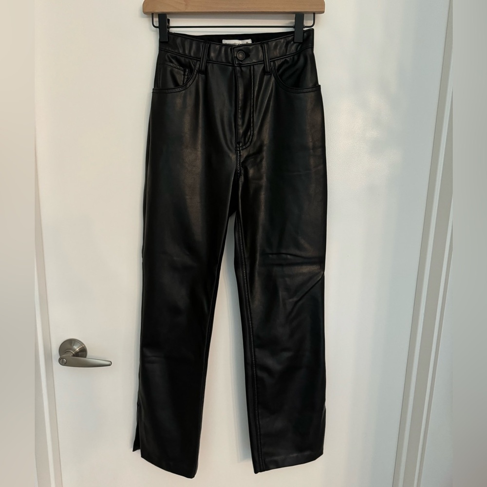 Abercrombie & Fitch Vegan Leather 90s Straight Ultra High Rise